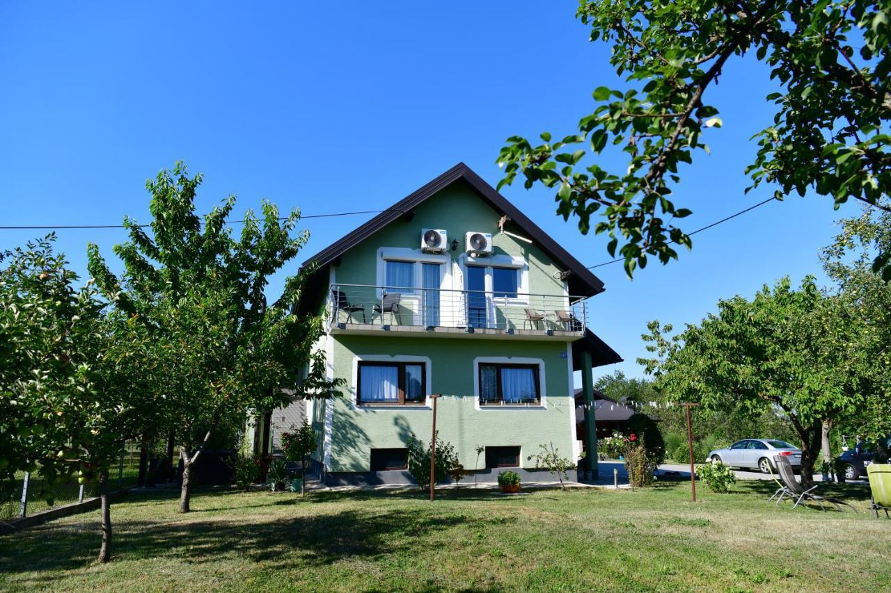 Guest House Jagoda Rakovica Exterior photo