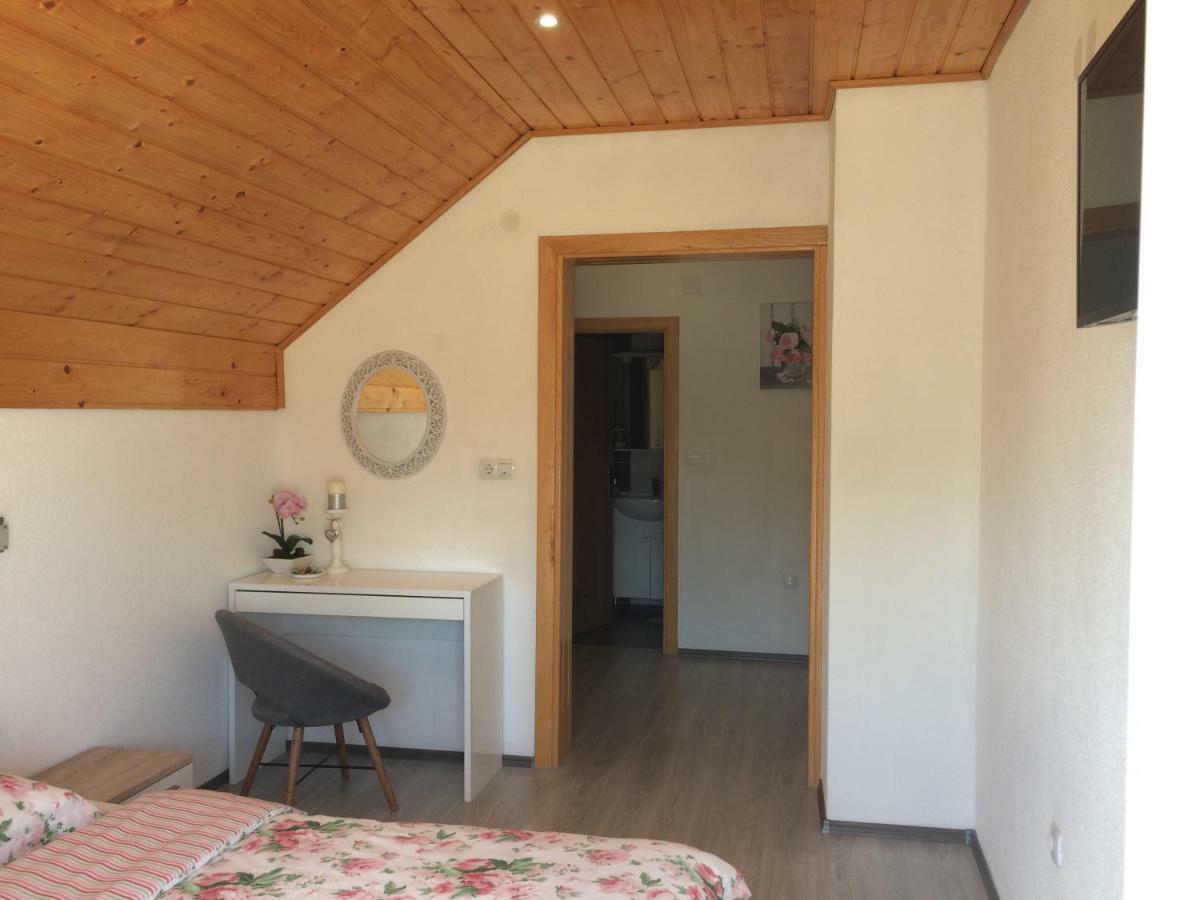 Guest House Jagoda Rakovica Exterior photo